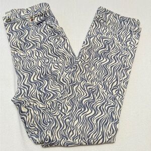 Abercrombie & Fitch size 26 Blue and Cream Patterned Straight Leg Jeans